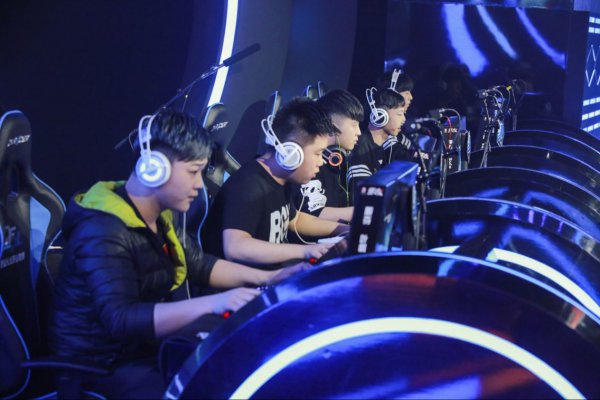 于内线球员 于内线球员