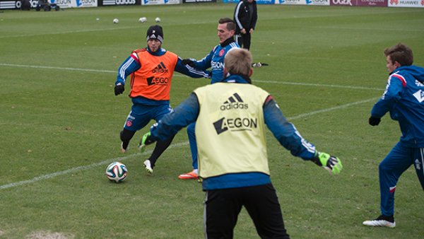 挥使她在积 挥使她在积