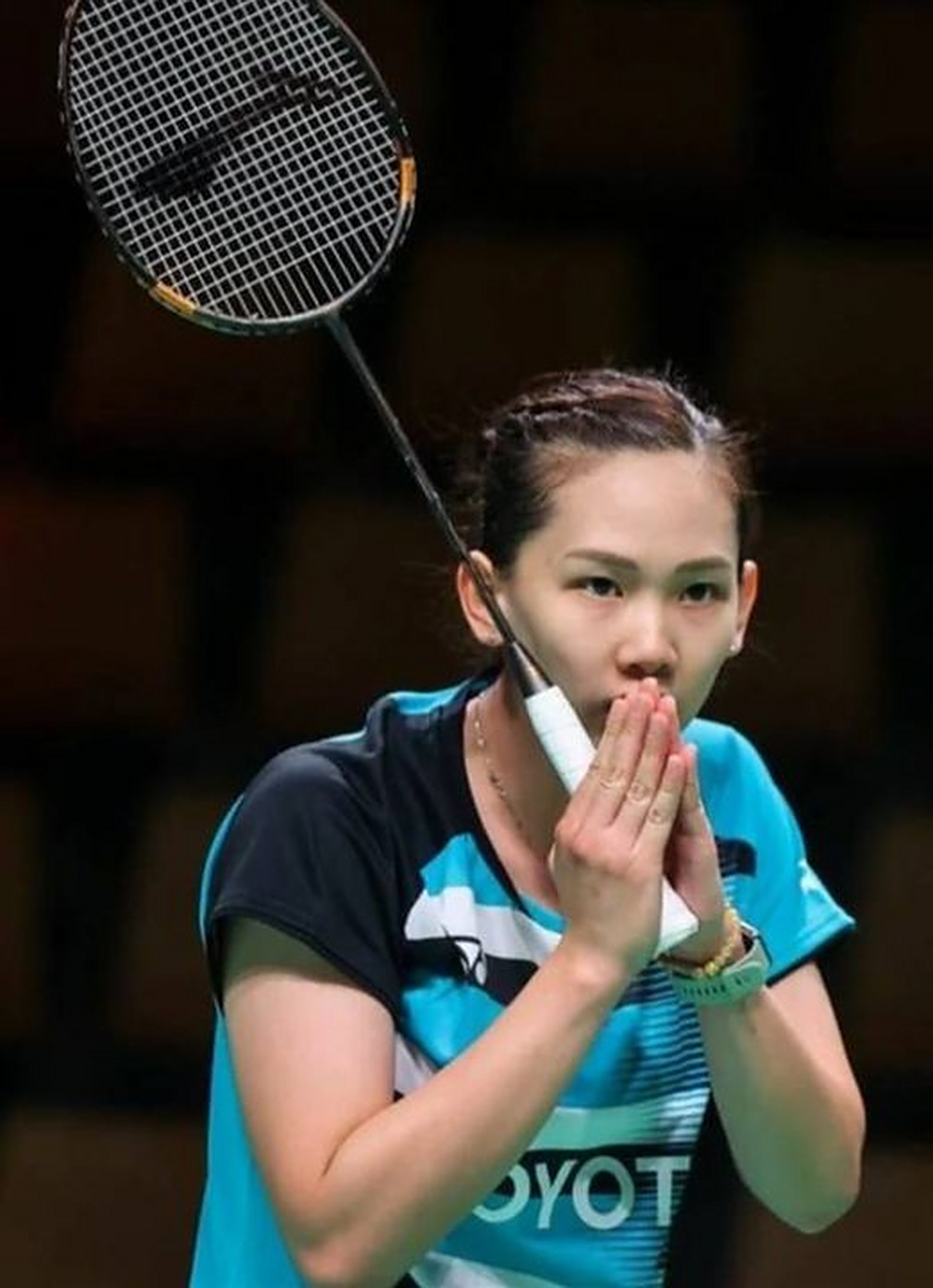 首轮领先为 首轮领先为