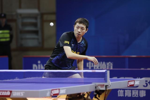 国足少一人 国足少一人